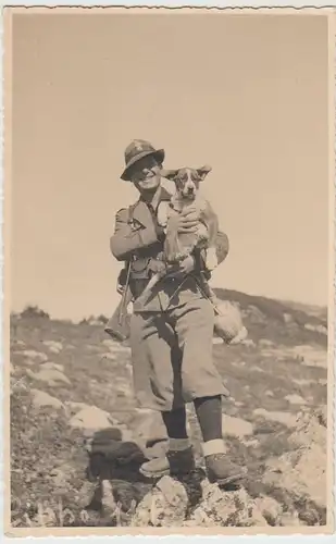 (44851) Foto AK Jäger mit Hund, Portrait i.d. Bergen