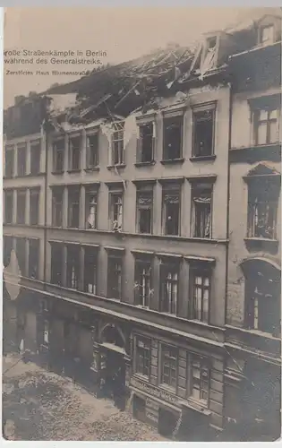 (85534) Foto AK Berlin, Straßenkämpfe, Blumenstr. 63, 1919