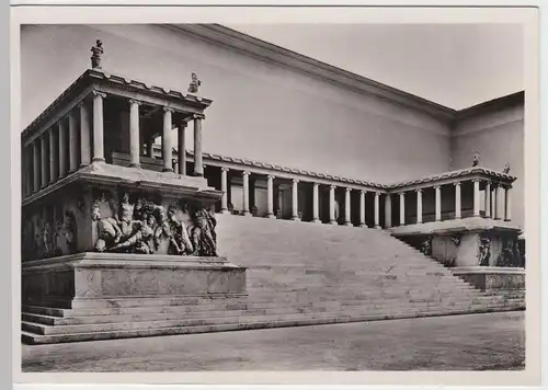 (54667) Foto AK Berlin, Pergamon-Museum, Altar, nach 1945