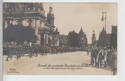 (111324) Foto AK Berlin, Parade d. eroberten Geschütze 1914-18