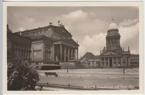 (10310) Foto AK Berlin, Schauspielhaus und franz. Dom