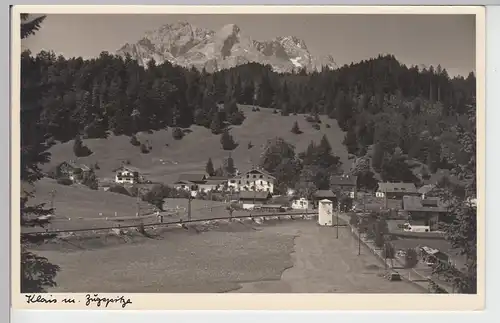 (87459) Foto AK Klais, Gesamtansicht mit Zugspitze, vor 1945