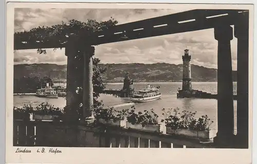 (79045) Foto AK Lindau im Bodensee, Hafen, 1942