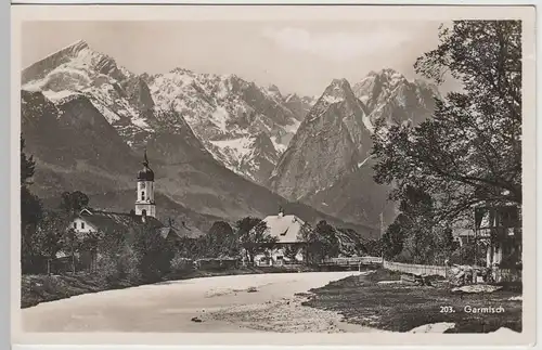 (66281) Foto AK Garmisch, Teilansicht mit Kirche 1935