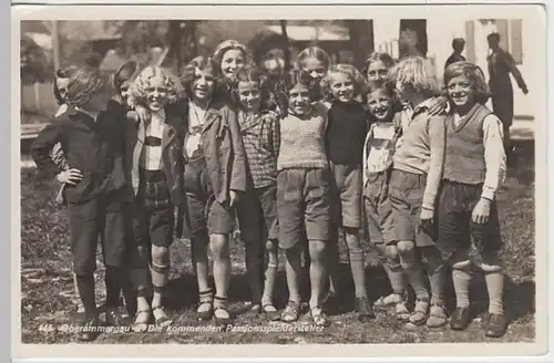 (21309) Foto AK Oberammergau, Schulbuben mit langen Haaren, v. 1945