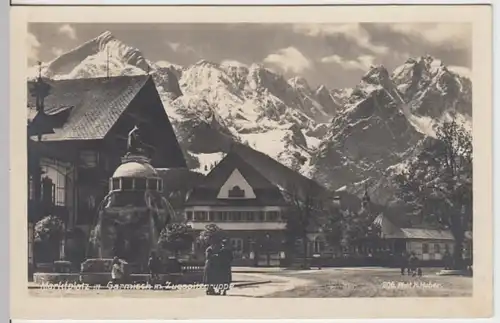 (16699) Foto AK Garmisch, Marktplatz, Zugspitzgruppe, gel. 1925