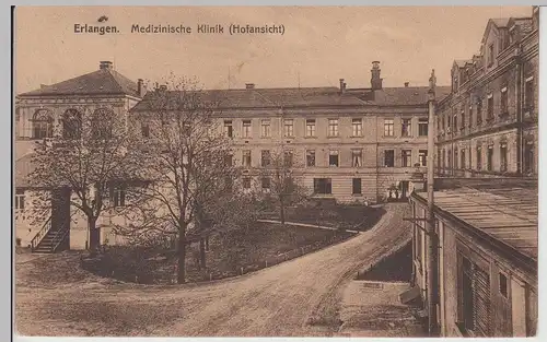 (113023) AK Erlangen, Medizinische Klinik Hofansicht 1925