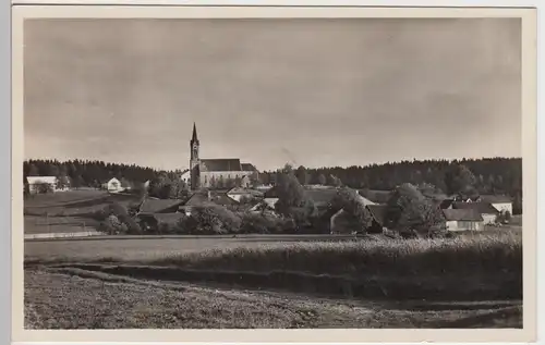 (107315) Foto AK Sonnen im Bayer. Wald, Blick zur Kirche 1933