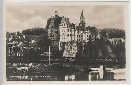 (63671) Foto AK Sigmaringen, Schloss, Eisenbahnbrücke, vor 1945