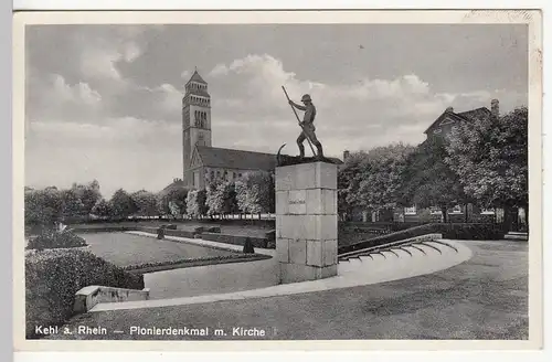 (110541) AK Kehl a. Rhein, Pionierdenkmal mit Kirche, vor 1945