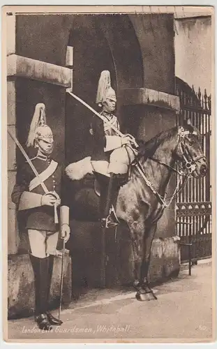 (110275) AK London, Life Guardsmen, Whitehall, 1934
