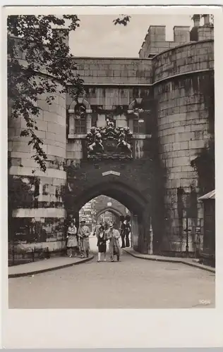 (98808) AK London, Middle Tower, Eingang, vor 1945