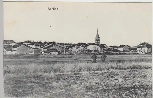 (85933) AK Barbas, Blick auf den Ort mit Kirche, vor 1945
