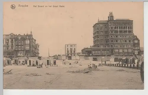 (82353) AK Knocke, Het Strand en het Groot Hotel, vor 1945