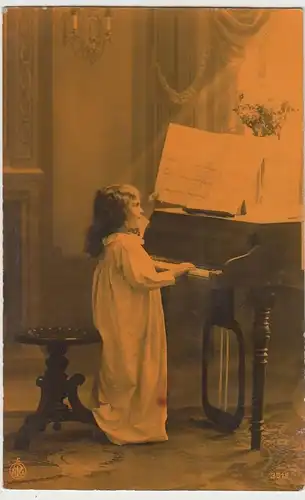 (81167) AK Mädchen am Klavier 1915
