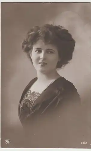 (80511) AK Junge Frau, Kleid mit Spitzenbesatz 1911
