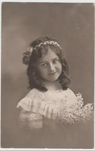 (80159) AK Mädchen mit Blumen, 1916