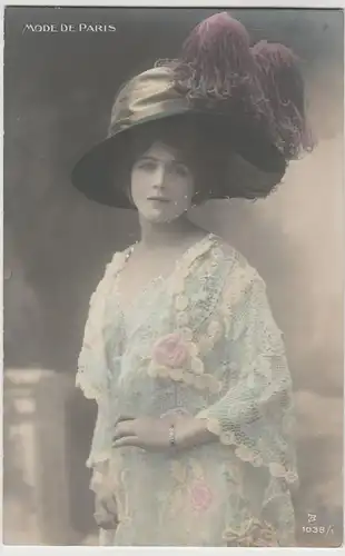 (73161) Foto AK Porträt junge Frau mit Hut "Mode de Paris", 1914