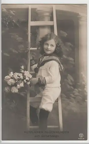 (69596) Foto AK Geburtstag, Mädchen im Matrosenanzug auf Leiter 1912