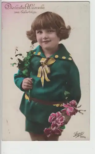 (69045) Foto AK Geburtstag, Kind mit Blüten 1926