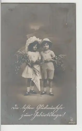 (69031) Foto AK Geburtstag, Kinder mit Blütenzweigen 1914