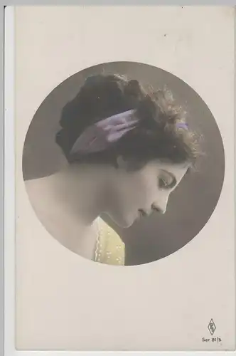 (68888) Foto AK Porträt junge Frau, coloriert 1912