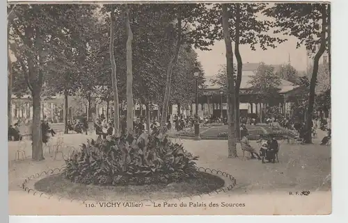 (67412) AK Vichy, Allier, Le Parc du Palais des Sources, vor 1945