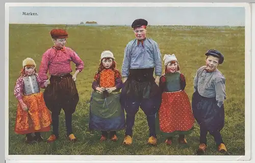 (67087) AK Insel Marken, Kinder in Trachten 1939