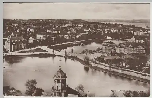 (66375) Foto AK Kiel, Total vom Rathausturm, 1926