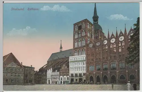(64758) AK Stralsund, Rathaus, Nikolaikirche, Marktplatz, vor 1945