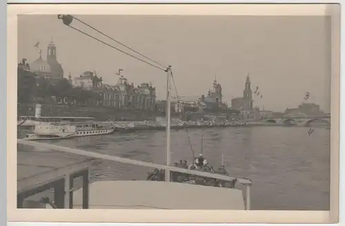 (64216) Foto AK 2. WK, Dresden, Wehrmachtssoldaten auf Schiff 1941