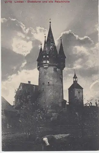 (62270) AK Lindau, Diebsturm und alte Peterkirche, vor 1945