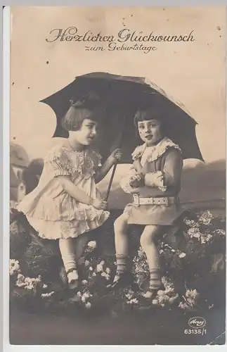 (60636) Foto AK Glückwunsch z. Geburtstage, Mädchen unterm Regenschirm, 1926