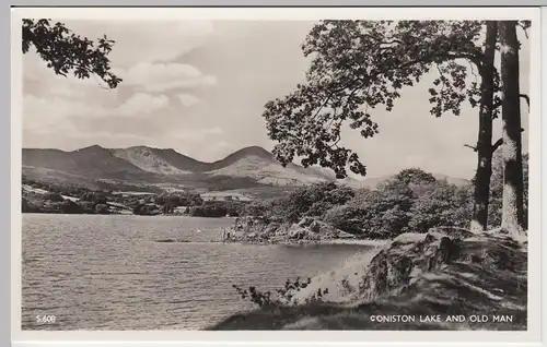 (59275) Foto AK Coniston Lake and Old Man