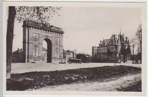 (59077) Foto AK Chalons-sur-Marne, La porte Ste-Croix et le Chateau, 1943
