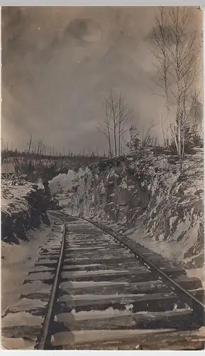 (58732) Foto AK Winterlandschaft m. Bahngleisen u. Dampflok, vor 1945