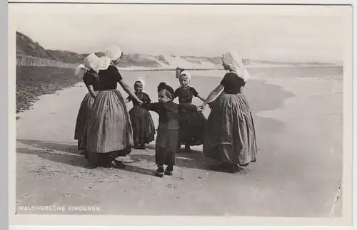 (58603) Foto AK Walcheren, Kinder in Tracht "Walchersche Kinderen" 1952