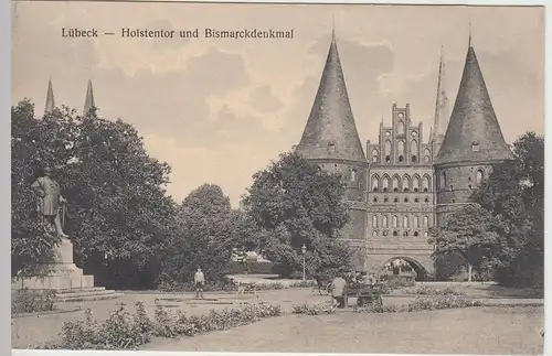 (57955) AK Lübeck, Holstentor, Bismarckdenkmal, vor 1945