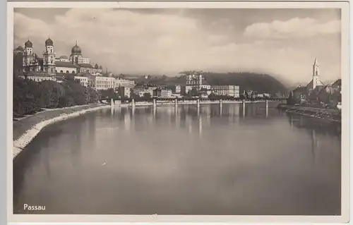 (55603) Foto AK Passau, Dom St. Stephan, Gymnasium Leopoldinum, v. 1945