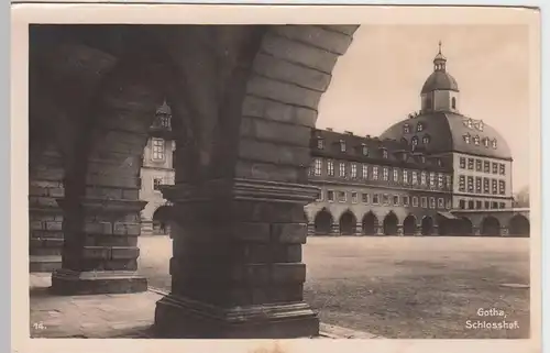 (52623) Foto AK Gotha, Schloss Friedenstein, Schlosshof, vor 1945