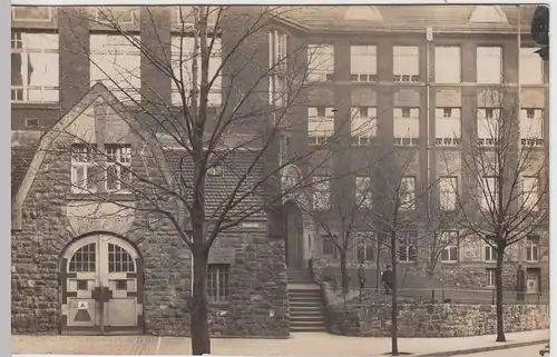 (52088) Foto AK großes Gebäude, Schule o.ä. in der Eiselstraße (Gera), vor 1945