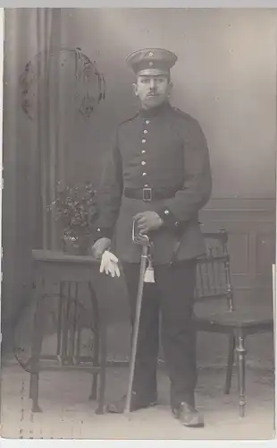 (51597) Foto AK 1. WK Soldat mit Säbel, Kabinettfoto, Feldpost 1918