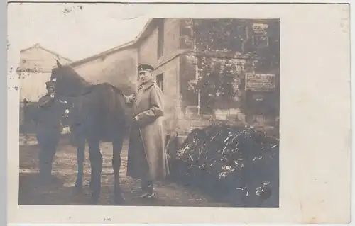 (51195) Foto AK 1.WK Offizier mit Pferd in Frankreich, Feldpost 1916
