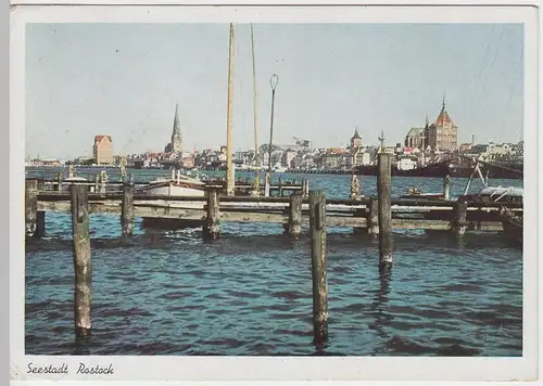 (47891) AK Rostock, Stadtansicht mit Petrikirche und Marienkirche 1942