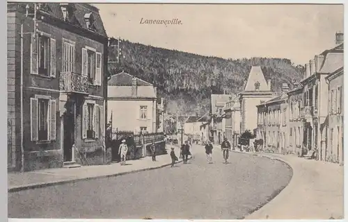 (46026) AK Laneuveville, Straßenzug, Feldpost 1916