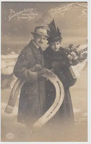 (45923) Foto AK Neujahr, Paar mit großem Hufeisen, Bahnpost 1918