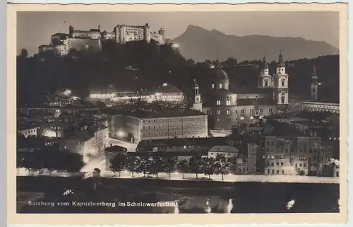 (45453) Foto AK Salzburg, Totale vom Kapuzinerberg im Scheinwerferlicht