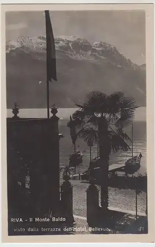 (45443) Foto AK Riva del Garda, Monte Baldo, Blick v. Hotel Bellevue, vor 1945