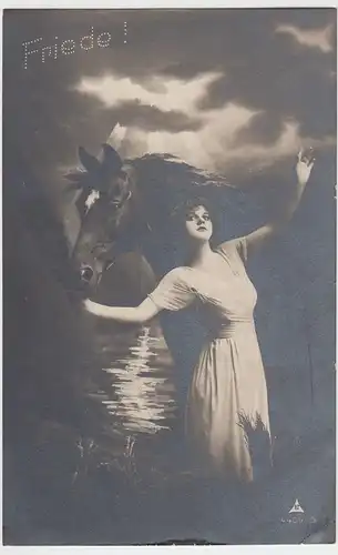 (43875) Foto AK junge Frau, Pferd, Friede, vor 1945
