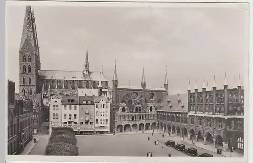 (43550) Foto AK Lübeck, Marktplatz, Marienkirche, Rathaus, vor 1945